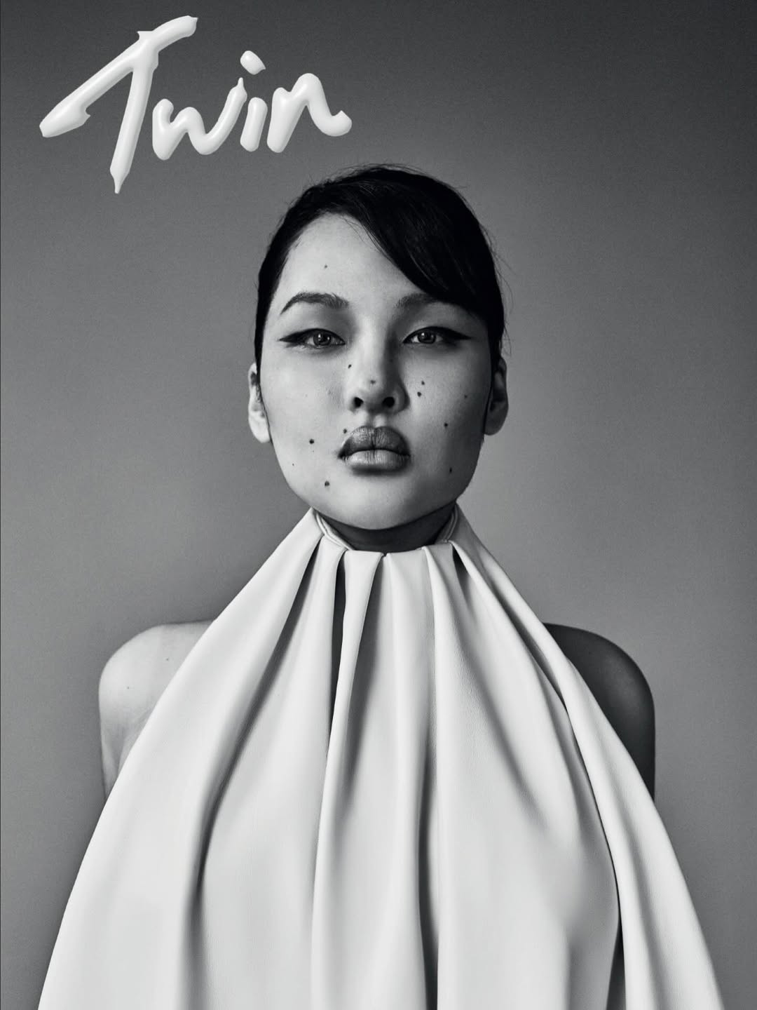 Twin Issue 33 Magazine